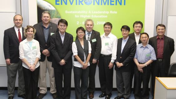 Secretary for the Environment Mr Edward Yau (fourth from left), HKUST President Prof Paul Chu (fourth from right), HKUST Vice-President for Academic Affairs Prof Roland Chin (third from right), Prof Jiahua Pan (fifth from right), Prof Canfa Wang (second from right) and other guests and speakers attend the HKUST Environment distinguished talk.	