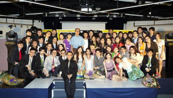 HKUST President Tony F Chan (back middle), Prof Oliver Lo (front middle) and the cast	