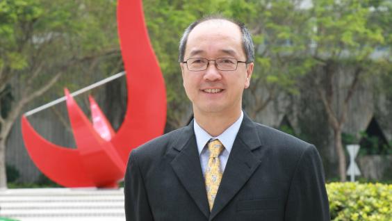 校 長 陳 繁 昌 教 授 對 科 大 蟬 聯 亞 洲 第 一 感 到 欣 喜 。	