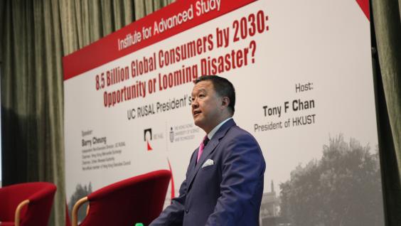 Mr Barry Cheung analyzing the global consumer market trend with growing population.