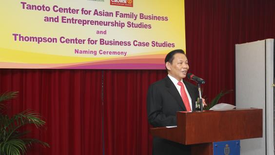陈 江 和 先 生 十 分 支 持 科 大 推 动 亚 洲 家 族 企 业 和 企 业 家 的 优 质 研 究 。