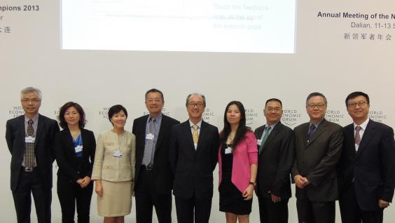  At the World Economic Forum: HKUST President Prof Tony Chan (middle), Vice-President Dr Eden Woon (fourth left), Dean of Science Prof Nancy Ip (third left), Prof Zhang Mingjie (first left) and Prof Karl Tsim (second right) from Division of Life Science.