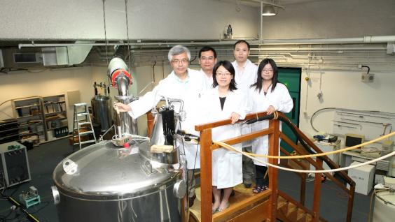  Members of the research team (from left to right) , Prof Mingjie Zhang, Chair Professor of Division of Life Science and Mr Wei Liu, PhD Student, Division of Life Science of HKUST; Dr Wen Wenyu, Associate Professor, Institutes of Biomedical Science, Fudan University; Dr Zhiyi Wei, Tin Ka Ping Fellow, Institute for Advanced Study and Ms Fei Ye, PhD Student, Division of Life Science of HKUST.
