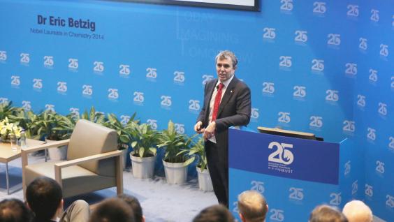  Nobel Laureate in Chemistry Dr Eric Betzig talks about “Imaging Life at High Spatiotemporal Resolution” at HKUST 25th Anniversary Distinguished Speakers Series.