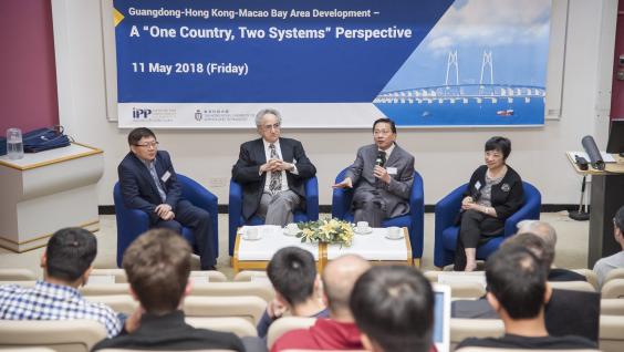  Prof Renzhong Guo, Member of Chinese Academy of Engineering, and Vice-President of both China Land Science Society and Chinese Society for Urban Studies, highlights the importance of Virtual Geographic Environment in the development of smart cities.