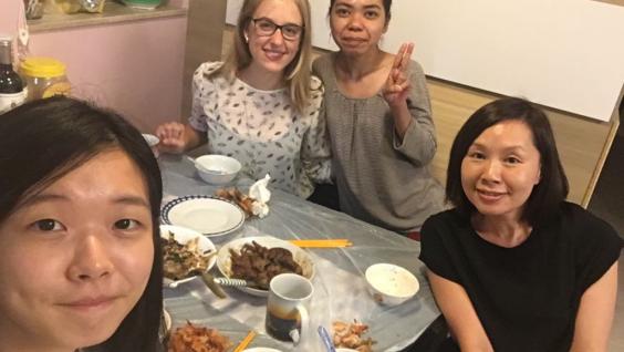 Sara Man, a Year-4 undergraduate says: “I really had a great time with the international students and they both enjoyed the meal prepared by my family and me”. Sara hosted Paula Grossman from Germany, and Angelica Intan from Indonesia.