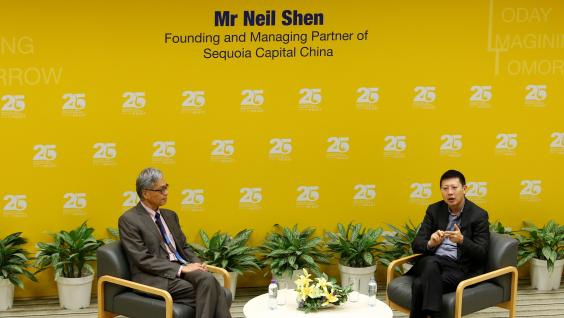  沈南鵬先生(右)與首席副校長史維教授對談。