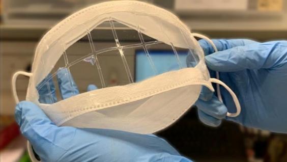 利用这种新聚合物纳米物材料制造的口罩，不但透明透气，亦能隔绝病毒和细菌